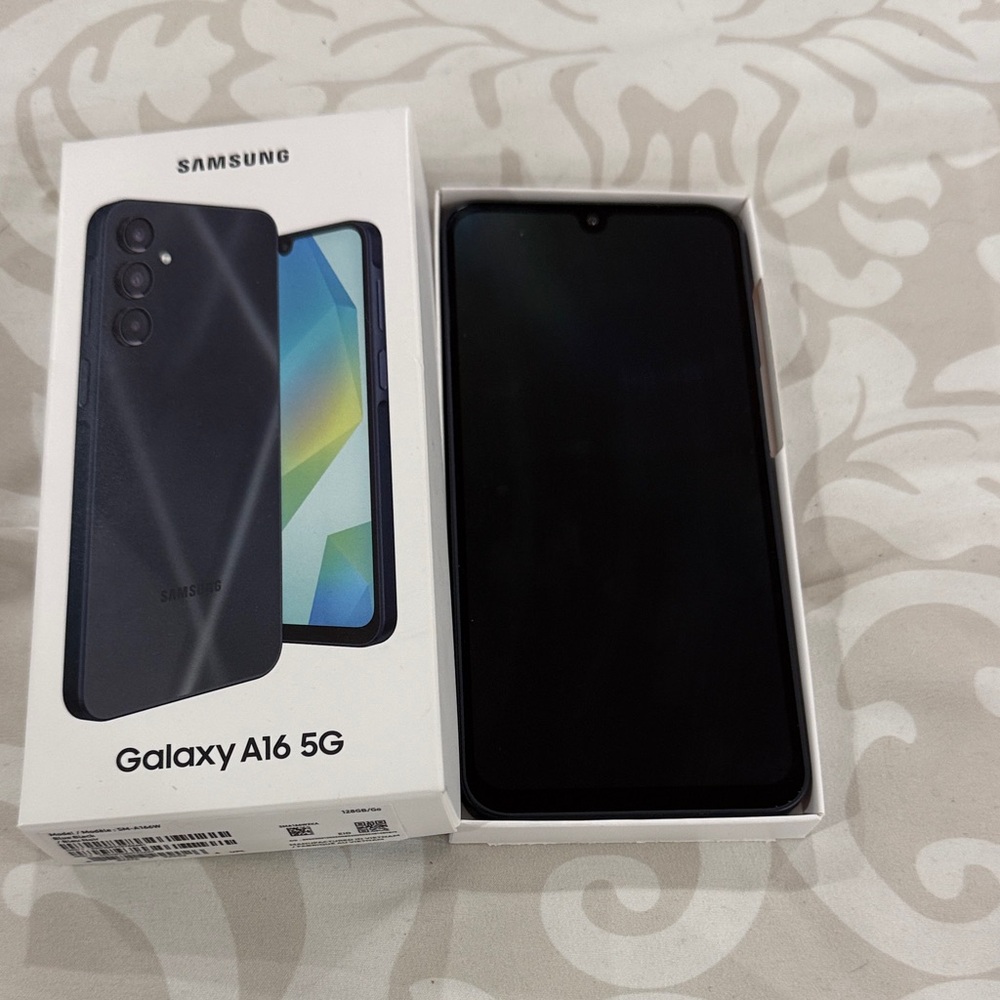 Samsung Galaxy A16 5G - Midnight Black brand new in original box